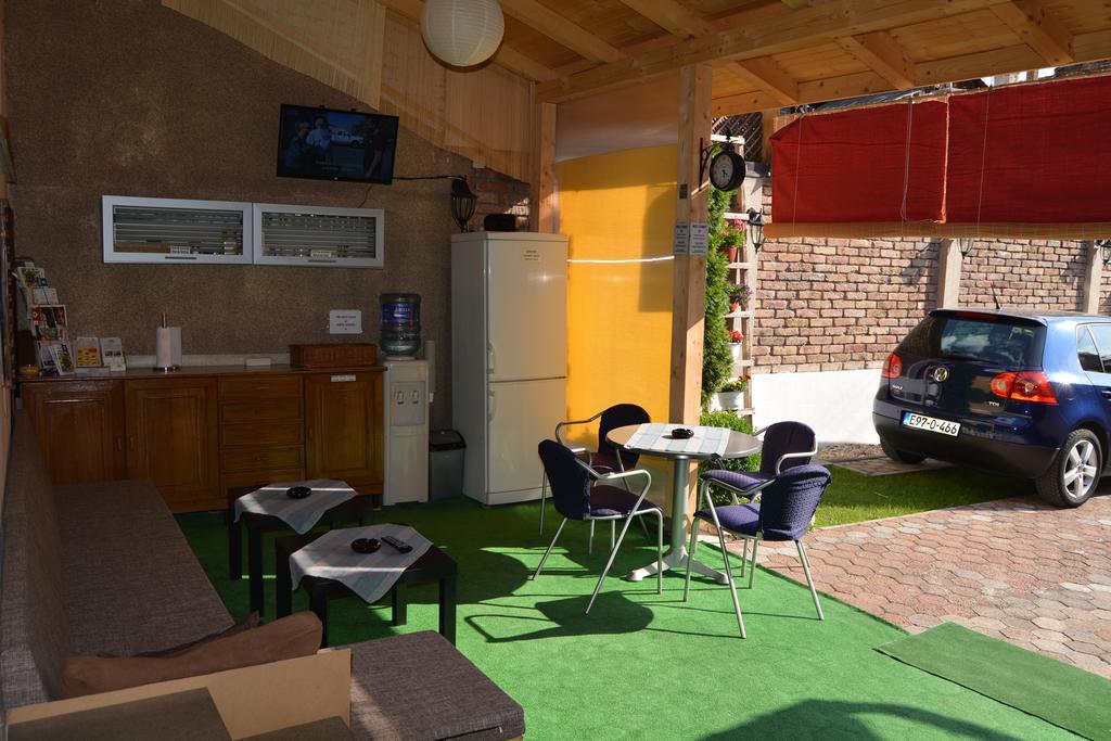 Hostel Denal Sarajevo Buitenkant foto